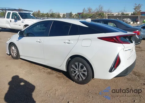 2021 Toyota Prius Prime Limited z USA, uszkodzony, nr VIN JTDKAMFP0M3183339